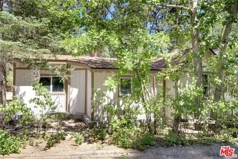 39219 Cedar Dell Rd, Fawnskin, CA 92333