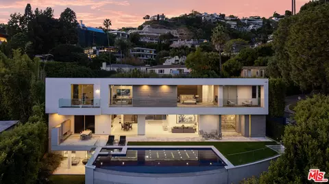 1401 Londonderry Pl, Los Angeles, CA 90069