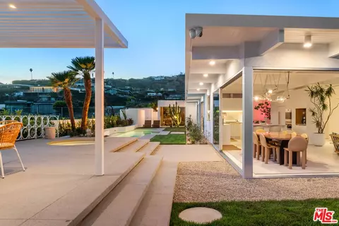 1227 Tellem Dr, Pacific Palisades, CA 90272