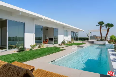 1227 Tellem Dr, Pacific Palisades, CA 90272