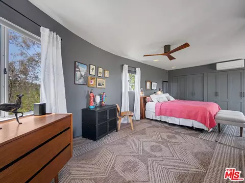 Bedroom - 22067 Saddle Peak Rd, Topanga, CA 90290 photo 5 of 9