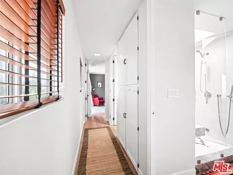 Entry Way - 22067 Saddle Peak Rd, Topanga, CA 90290 photo 2 of 4