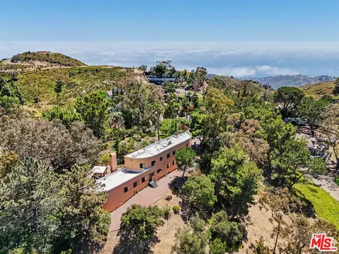 View/Area - 22067 Saddle Peak Rd, Topanga, CA 90290 photo 3 of 3