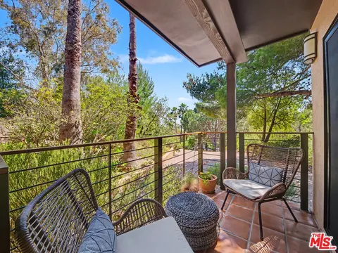 Exterior - 22067 Saddle Peak Rd, Topanga, CA 90290 photo 7 of 11