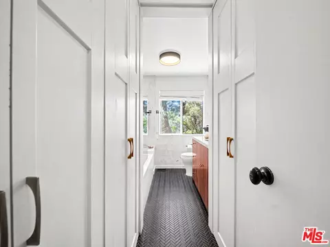 Entry Way - 22067 Saddle Peak Rd, Topanga, CA 90290 photo 5 of 5