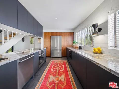 Kitchen - 22067 Saddle Peak Rd, Topanga, CA 90290 photo 3 of 6