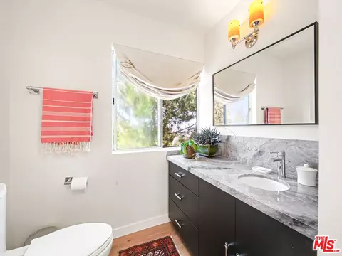 Bath - 22067 Saddle Peak Rd, Topanga, CA 90290 photo 1 of 6