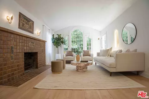 935 Venezia Ave, Venice, CA 90291