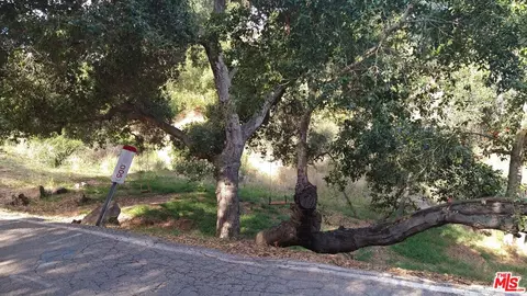 20228 Croydon Ln, Topanga, CA 90290