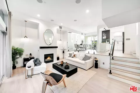 1020 Hilldale Ave, West Hollywood, CA 90069