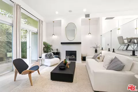 1020 Hilldale Ave, West Hollywood, CA 90069