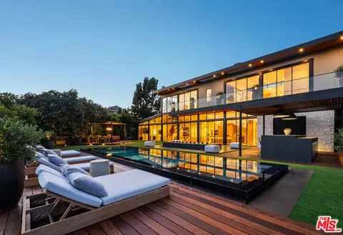 12026 Benmore Ter, Los Angeles, CA 90049