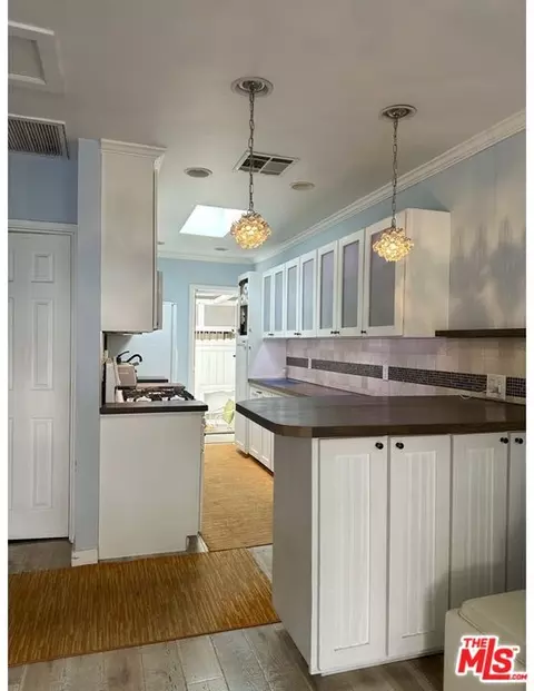 715 Ramage St, West Hollywood, CA 90069