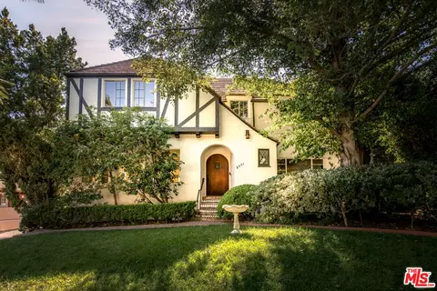 2601 N Commonwealth Ave, Los Angeles, CA 90027