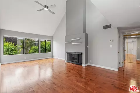 950 N Kings Rd #324, West Hollywood, CA 90069