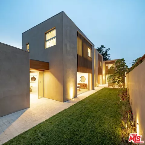 2132 Walnut Ave, Venice, CA 90291