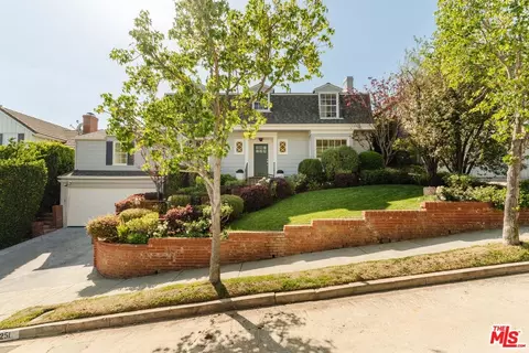 251 Tavistock Ave, Los Angeles, CA 90049