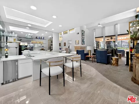 3081 Regency Dr, Palm Springs, CA 92264