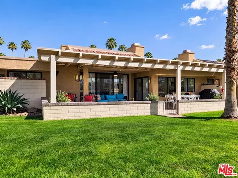 3081 Regency Dr, Palm Springs, CA 92264