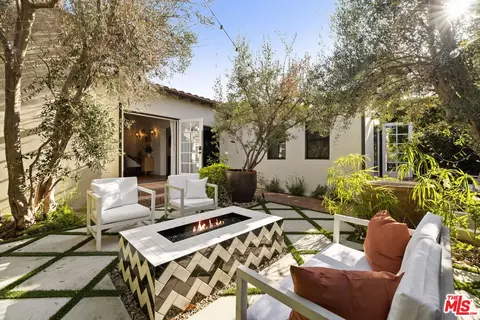 7416 Rosewood Ave, Los Angeles, CA 90036