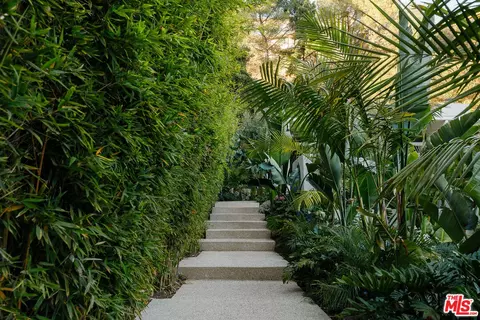 2544 Greenvalley Rd, Los Angeles, CA 90046
