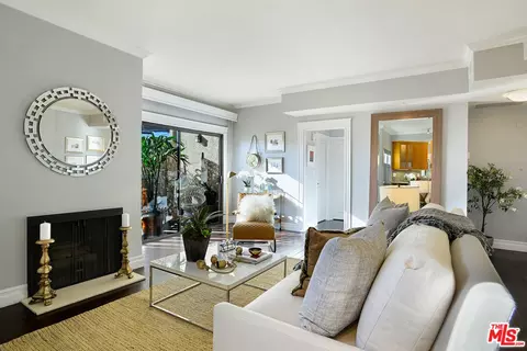 832 Palm Ave #105, West Hollywood, CA 90069