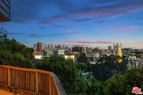 Undisclosed, Los Angeles, CA 90068