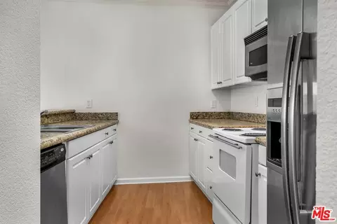 Kitchen - 838 Pine Ave #506, Long Beach, CA 90813 photo 1 of 1