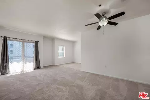 Living - 838 Pine Ave #506, Long Beach, CA 90813 photo 1 of 3