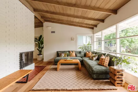 550 Arch Pl, Glendale, CA 91206