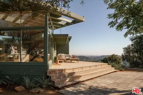 2083 Hanscom Dr, South Pasadena, CA 91030