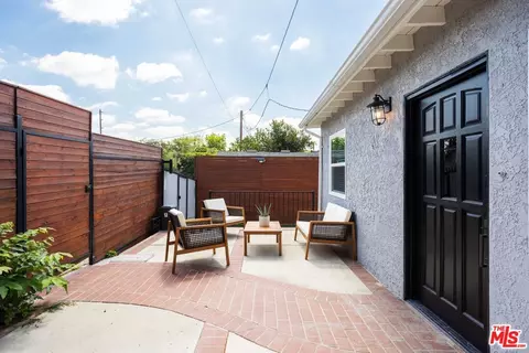 2210 Clinton St, Los Angeles, CA 90026