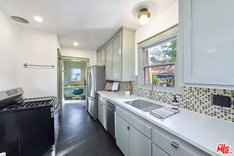 Kitchen - 249 Ruth Ave, Venice, CA 90291 photo 2 of 3