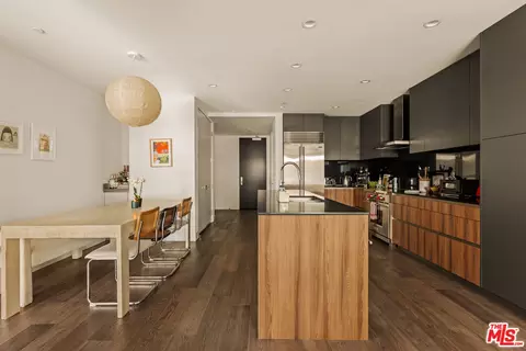 728 N Sweetzer Ave #212, West Hollywood, CA 90069