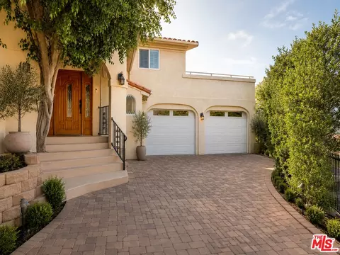 22780 Macfarlane Dr, Woodland Hills, CA 91364