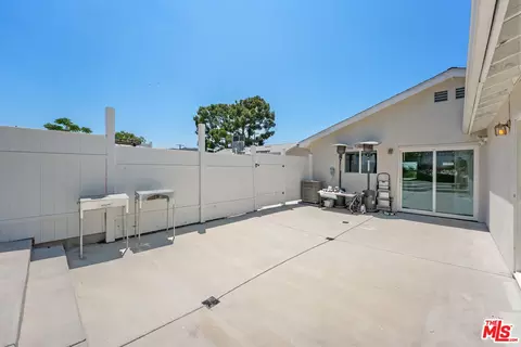 Exterior - 10360 Mcclemont Ave, Tujunga, CA 91042 photo 8 of 10