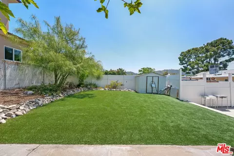 Exterior - 10360 Mcclemont Ave, Tujunga, CA 91042 photo 7 of 10