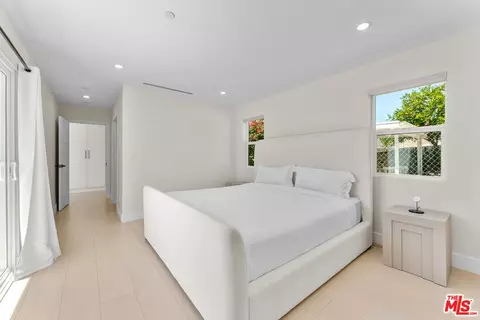 Bedroom - 10360 Mcclemont Ave, Tujunga, CA 91042 photo 3 of 4