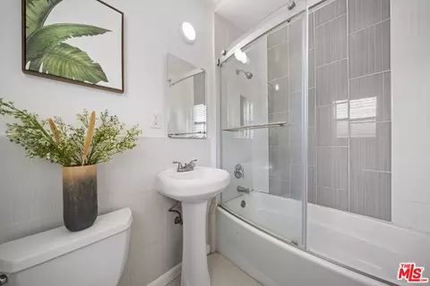 Bath - 11205 Thrace Dr, Whittier, CA 90604 photo 3 of 3