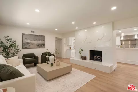 1010 E Leadora Ave, Glendora, CA 91741