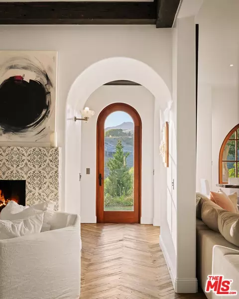 Entry Way - 6201 Ramirez Mesa Dr, Malibu, CA 90265 photo 3 of 5