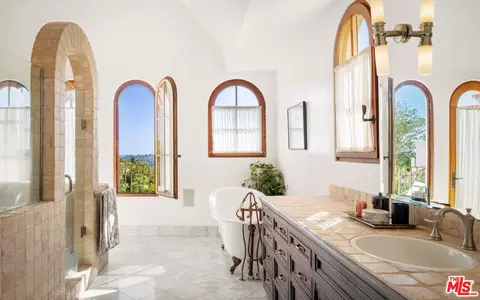 Bath - 6201 Ramirez Mesa Dr, Malibu, CA 90265 photo 1 of 1