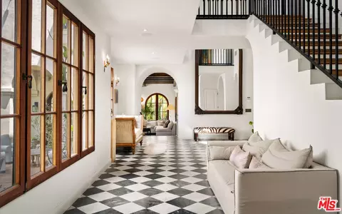 Entry Way - 6201 Ramirez Mesa Dr, Malibu, CA 90265 photo 4 of 5