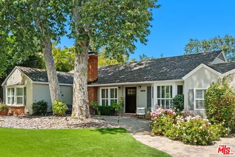 5836 Hillview Park Ave, Van Nuys, CA 91401
