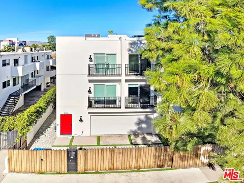 21719 Hart St, Canoga Park, CA 91303