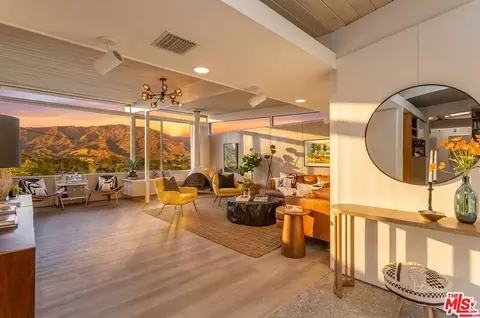 8554 Day St, Sunland, CA 91040