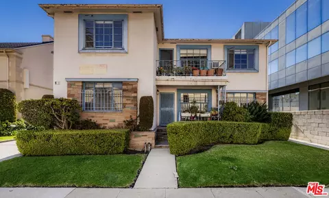 215 S Tower Dr #D, Beverly Hills, CA 90211