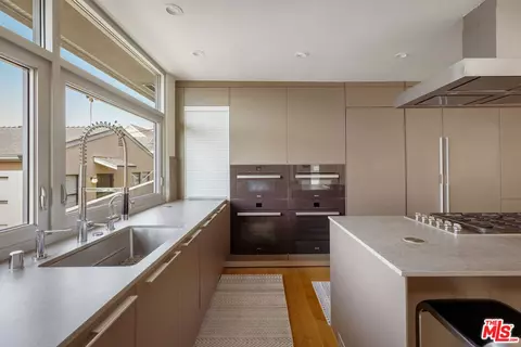 Kitchen - 628 Penn St, El Segundo, CA 90245 photo 2 of 7