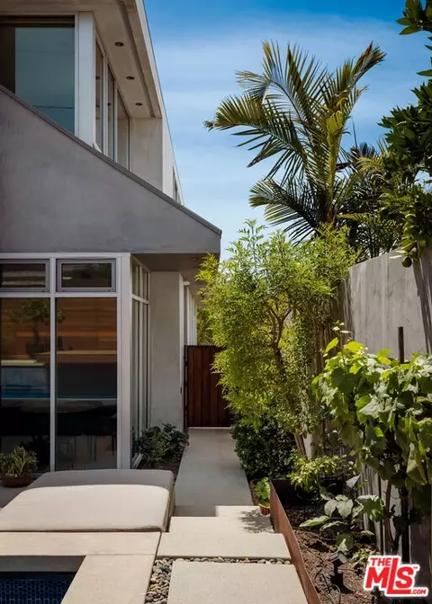 Exterior - 628 Penn St, El Segundo, CA 90245 photo 7 of 11