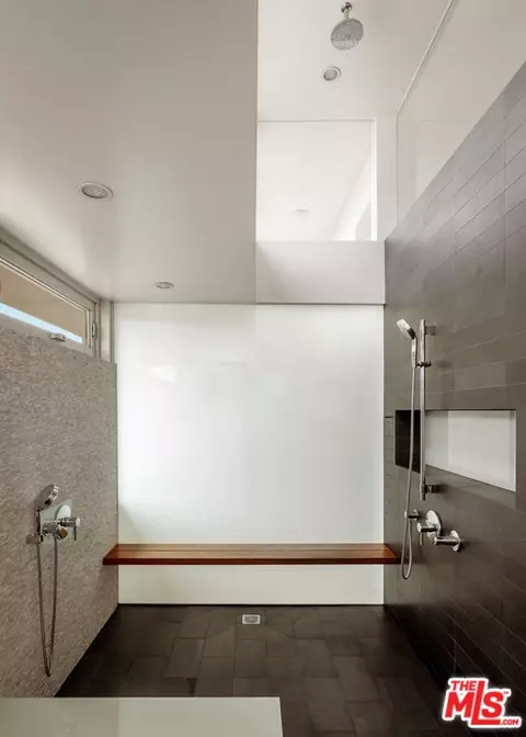 Bath - 628 Penn St, El Segundo, CA 90245 photo 5 of 9